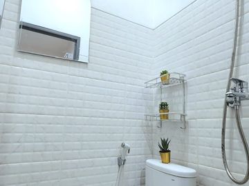 Dijual Kosan Bangunan Baru daerah Grogol ROI 8 sd 10 % selalu Full 21 kamar