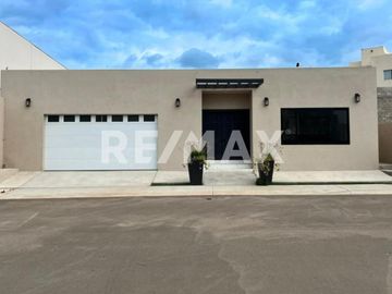 CASA EN VENTA EN  RESIDENCIAL SUEÑOS DEL MAR (PLAYAS DE TIJUANA - ROSARITO)