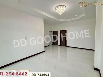 DD-743694 Twin house, Baan Banchuen, Chonburi, near Saphan Mai, Bang Sai beach
