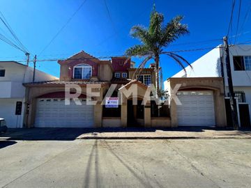 CASA EN VENTA EN PLAYAS DE TIJUANA (COSTA AZUL)