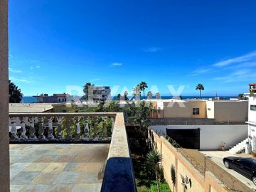 CASA EN VENTA EN PLAYAS DE TIJUANA (COSTA AZUL)