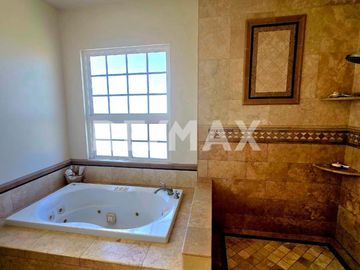 CASA EN VENTA EN PLAYAS DE TIJUANA (COSTA AZUL)