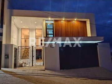 CASA EN VENTA EN BAJA MALIBU SECCION LOMAS (PLAYAS DE TIJUANA - ROSARITO)