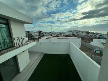 CASA EN VENTA EN BAJA MALIBU SECCION LOMAS (PLAYAS DE TIJUANA - ROSARITO)