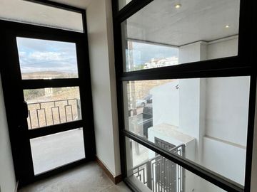 CASA EN VENTA EN BAJA MALIBU SECCION LOMAS (PLAYAS DE TIJUANA - ROSARITO)