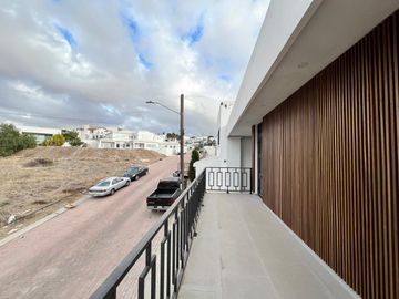 CASA EN VENTA EN BAJA MALIBU SECCION LOMAS (PLAYAS DE TIJUANA - ROSARITO)