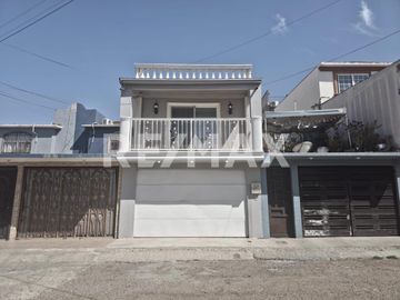 CASA EN VENTA EN LOMAS VIRREYES