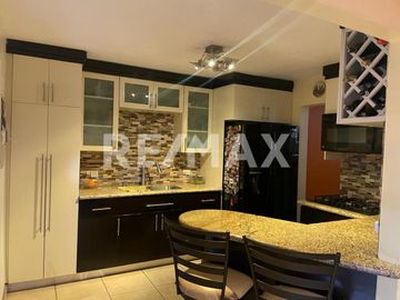 CASA EN VENTA EN VILLA FONTANA