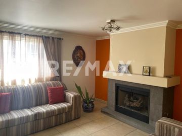 CASA EN VENTA EN VILLA FONTANA