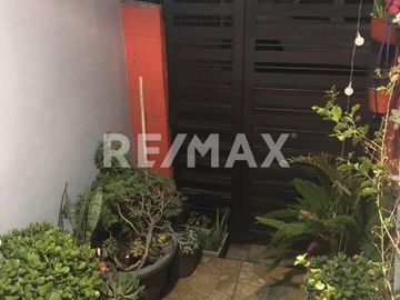 CASA EN VENTA EN VILLA FONTANA