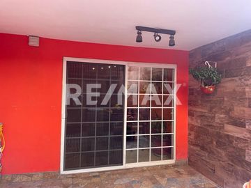 CASA EN VENTA EN VILLA FONTANA