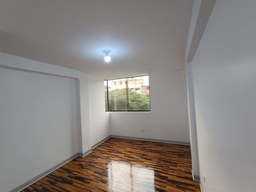 Departamento Remodelado Urb Higuereta
