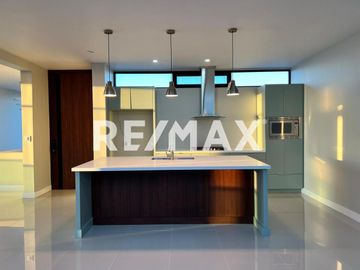 CASA EN VENTA EN RESIDENCIAL SUEÑOS DEL MAR (PLAYAS DE TIJUANA - ROSARITO)