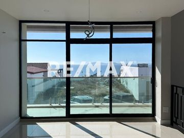 CASA EN VENTA EN RESIDENCIAL SUEÑOS DEL MAR (PLAYAS DE TIJUANA - ROSARITO)