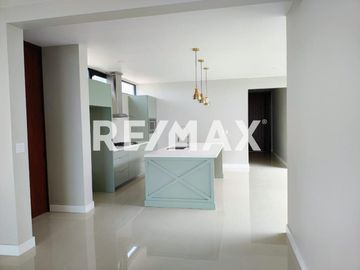 CASA EN VENTA EN RESIDENCIAL SUEÑOS DEL MAR (PLAYAS DE TIJUANA - ROSARITO)