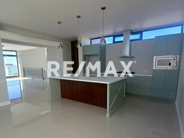CASA EN VENTA EN RESIDENCIAL SUEÑOS DEL MAR (PLAYAS DE TIJUANA - ROSARITO)