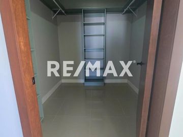 CASA EN VENTA EN RESIDENCIAL SUEÑOS DEL MAR (PLAYAS DE TIJUANA - ROSARITO)
