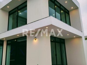 CASA EN VENTA EN BAJA MALIBU SECCION LOMAS (PLAYAS DE TIJUANA - ROSARITO)