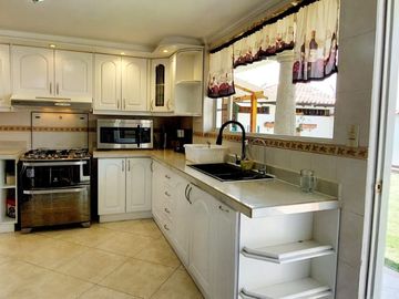 Vendo casa Los Chillos, Barrio San Gabriel, dentro de conjunto con seguridad