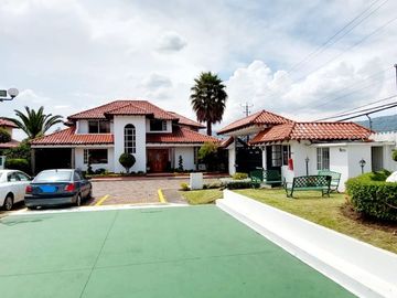 Vendo casa Los Chillos, Barrio San Gabriel, dentro de conjunto con seguridad