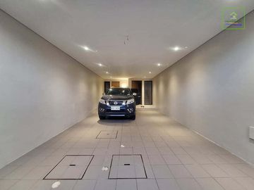 DUPLEX TOWNHOUSE FOR SALE IN KAMIAS/ANONAS AREA!!!