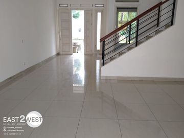 Disewakan Rumah Cluster Ruby PHG Gading Serpong Tangerang Murah Siap Huni Lokasi Nyaman Strategis