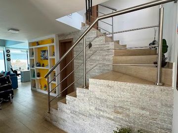 CASA CUMBAYA 5 HABITACIONES PISICNA