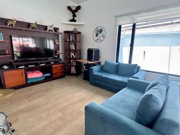 CASA CUMBAYA 5 HABITACIONES PISICNA