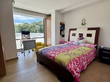 CASA CUMBAYA 5 HABITACIONES PISICNA