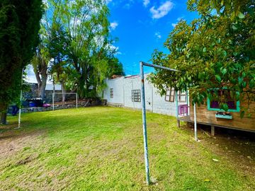 En Venta Propiedad Comercial con Amplio Terreno en Azogues Sector Javier Loyola