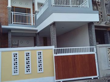 New Minimalist House for sale in Pemogan