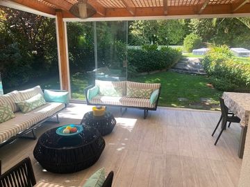 SE VENDE HERMOSA CASA CONDOMINIO EL REMANSO CALLE LA MESETA UF 24500 SAN CARLOS DE APOQUINDO LAS CONDES