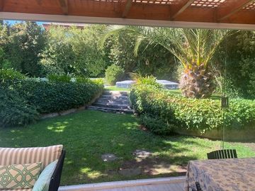 SE VENDE HERMOSA CASA CONDOMINIO EL REMANSO CALLE LA MESETA UF 24500 SAN CARLOS DE APOQUINDO LAS CONDES