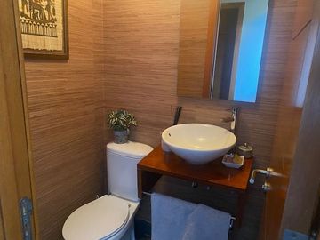 SE VENDE HERMOSA CASA CONDOMINIO EL REMANSO CALLE LA MESETA UF 24500 SAN CARLOS DE APOQUINDO LAS CONDES