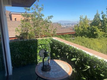 SE VENDE HERMOSA CASA CONDOMINIO EL REMANSO CALLE LA MESETA UF 24500 SAN CARLOS DE APOQUINDO LAS CONDES