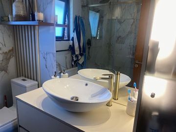SE VENDE HERMOSA CASA CONDOMINIO EL REMANSO CALLE LA MESETA UF 24500 SAN CARLOS DE APOQUINDO LAS CONDES