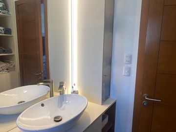 SE VENDE HERMOSA CASA CONDOMINIO EL REMANSO CALLE LA MESETA UF 24500 SAN CARLOS DE APOQUINDO LAS CONDES
