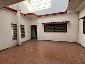 Casa en VENTA con 2 departamentos en Col. Tamulte