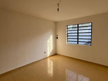 Casa en VENTA con 2 departamentos en Col. Tamulte