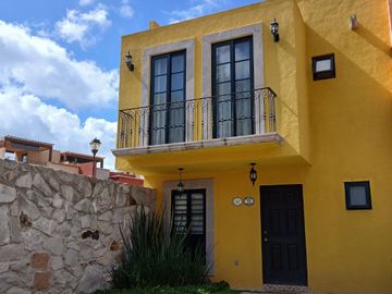 CASA EN VENTA DE 3 HABITACIONES, GOLF, SAN MIGUEL DE ALLENDE