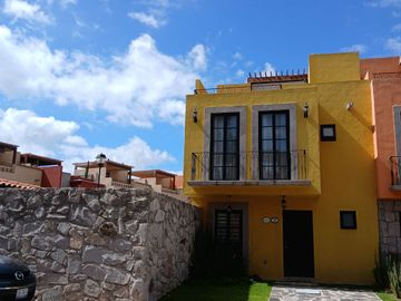 CASA EN VENTA DE 3 HABITACIONES, GOLF, SAN MIGUEL DE ALLENDE