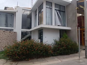 Casa en venta - ocasion - condominio villa club - La Tinguiña - 181 m2 en Esquina.