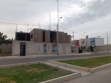Casa en venta - ocasion - condominio villa club - La Tinguiña - 181 m2 en Esquina.