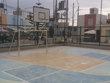 Casa en venta - ocasion - condominio villa club - La Tinguiña - 181 m2 en Esquina.