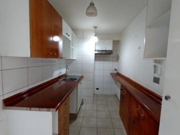 Excelente Departamento En Rosas Con Av. Matucana, Santiago