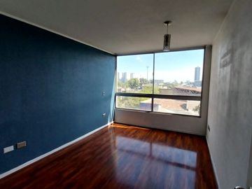 Excelente Departamento En Rosas Con Av. Matucana, Santiago