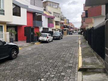 Venta Casa Remodelada Kennedy, Brasilia 2