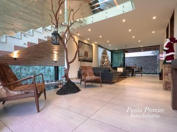 Casa de Lujo Venta Coto Alcazar Av Juan Palomar Puerta de Hierro Andares Zona Dorada Zapopan