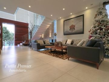 Casa de Lujo Venta Coto Alcazar Av Juan Palomar Puerta de Hierro Andares Zona Dorada Zapopan