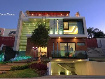 Casa de Lujo Venta Coto Alcazar Av Juan Palomar Puerta de Hierro Andares Zona Dorada Zapopan